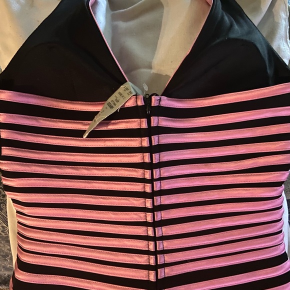 Zip up black and pink ottoman - Picture 2 of 5